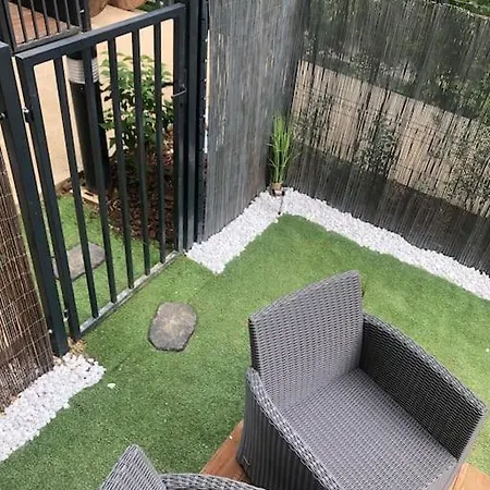 Daire Le Berlier 60m2 + Cour Privee - Centre Historique Dijon