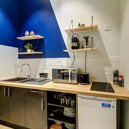 Le Berlier 60m2 + Cour Privee - Centre Historique *