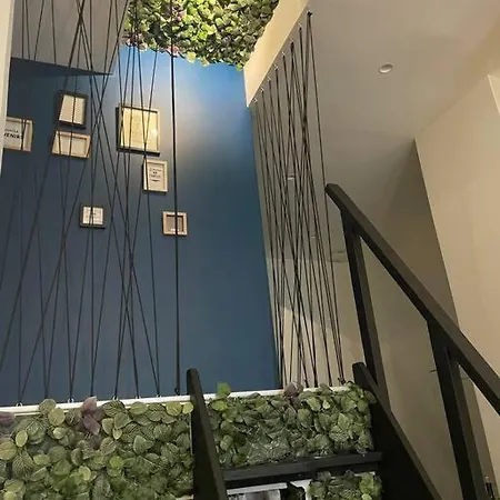 Le Berlier 60m2 + Cour Privee - Centre Historique * Дижон