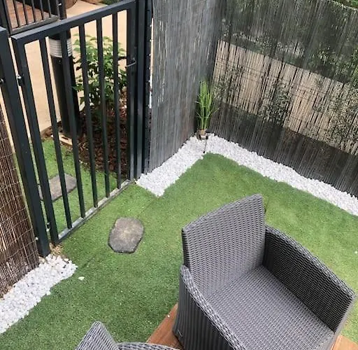 Apartment Le Berlier 60m2 + Cour Privee - Centre Historique Dijon